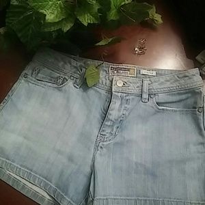 Sale $7 items 3/$15 Old Navy